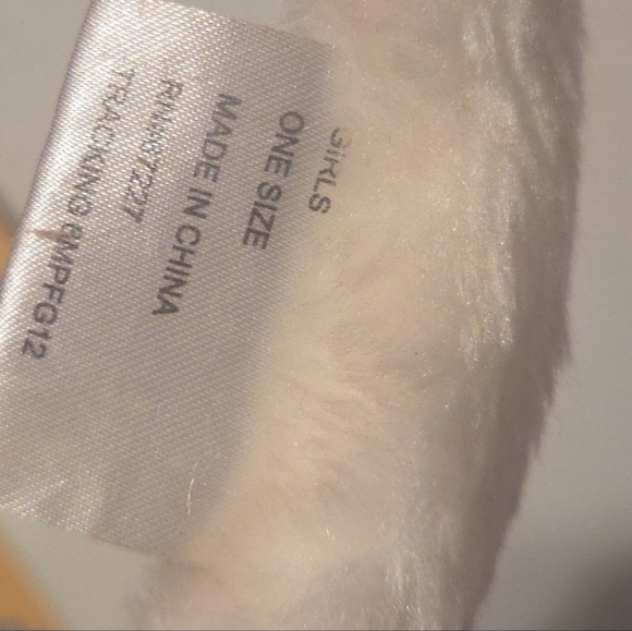 Young Girls Plush White Bear Ear Muffs - Picture 3 of 4